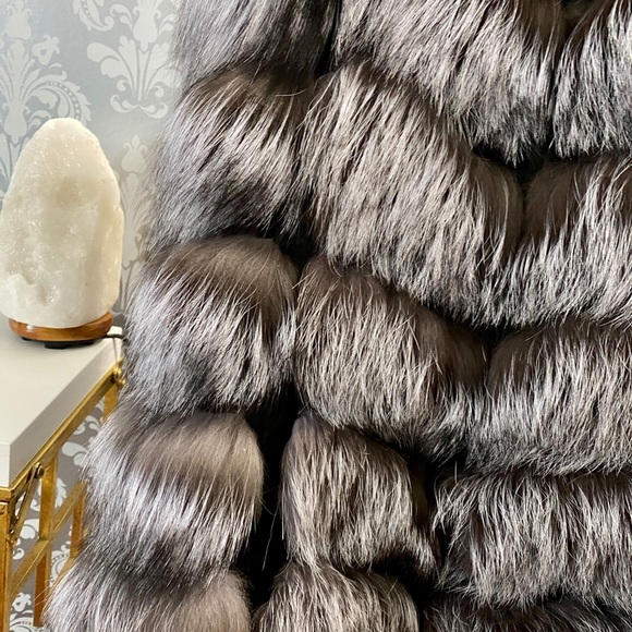 New Real Fox Fur Vest with Pockets! - Picture 10 of 12